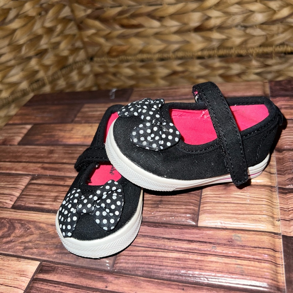 Adorable Mary Jane Velcro strap baby shoes
